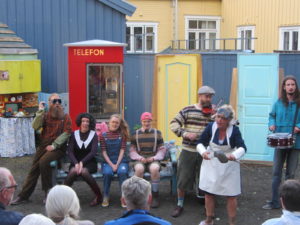 RARINGAR: Bakklandet var openbert fullt av raringar, mutantar og sjarmerande overspel. FOTO: AMUND GRIMSTAD